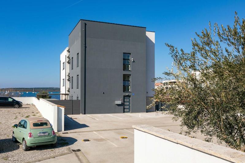 Sunset Bay apartment with pool in Medulin - image 7