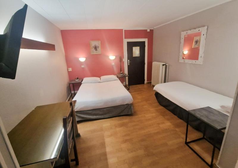 Twin Room image 1