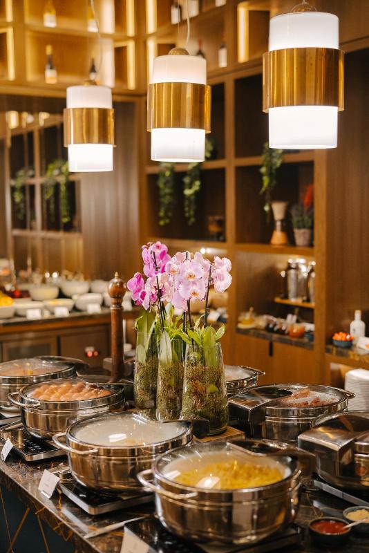 Deluxe Twin Room image 3