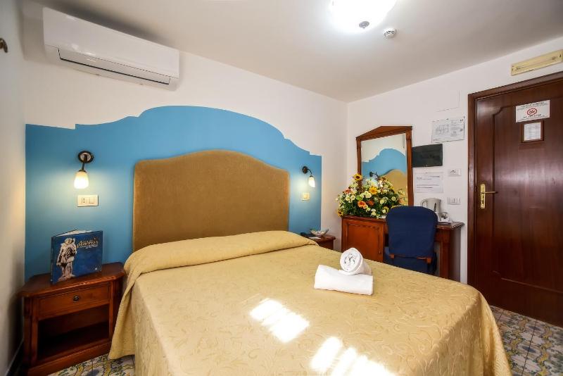 Economy Double Room image 1