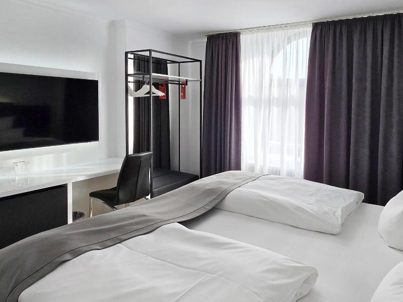Superior Double Room image 4