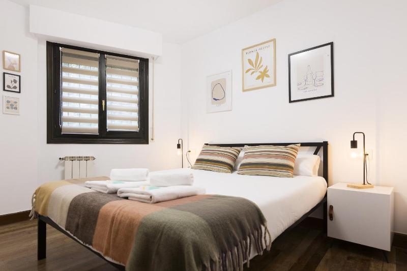 Apartment with Shower image 1