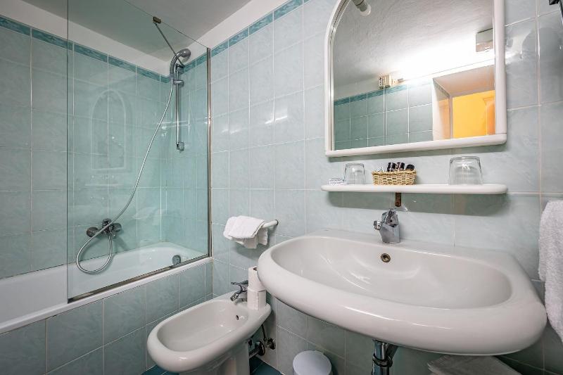 Junior Suite image 2