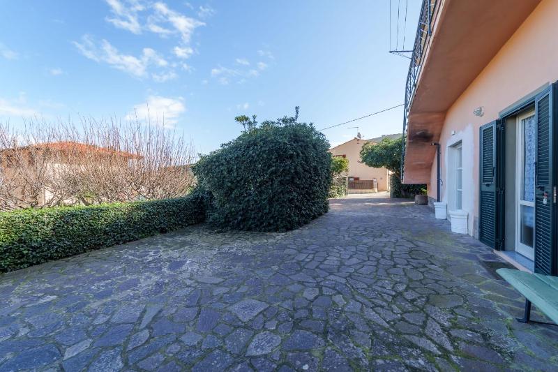One-Bedroom Apartment with Terrace image 3