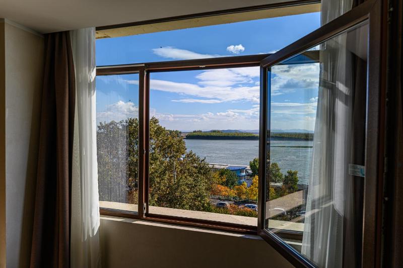 Family Suite Balcony Danube View image 4