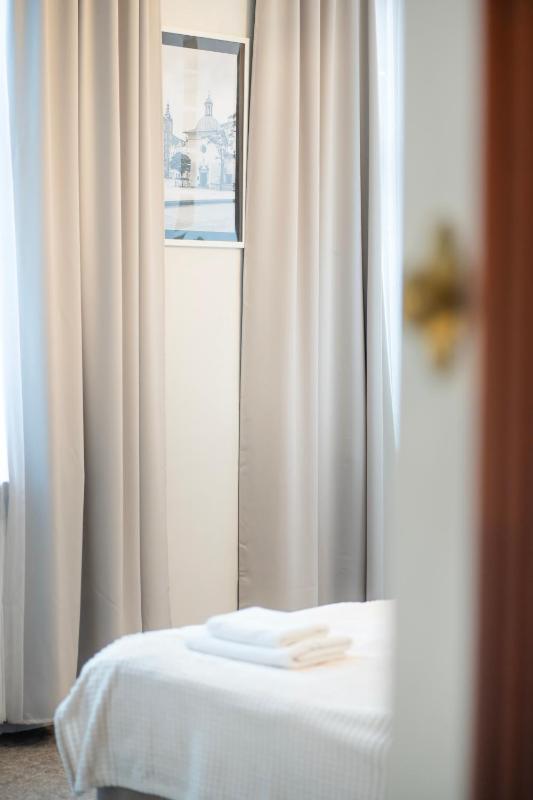 Superior One-Bedroom Apartment with Balcony image 2