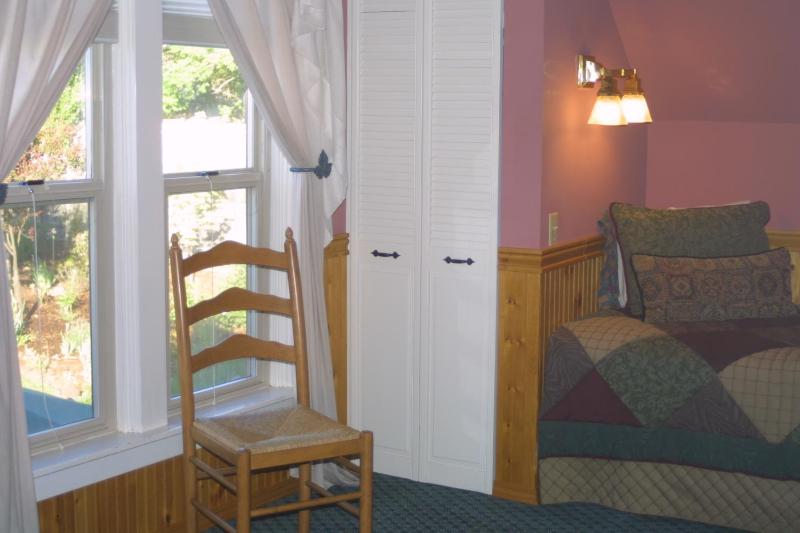 Two-Bedroom Suite image 3