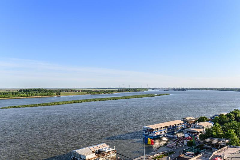 Sky Suite Balcony Danube View  image 1