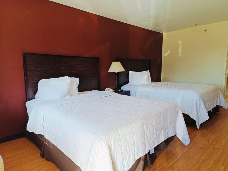 2 Queen Beds Non-Smoking image 1