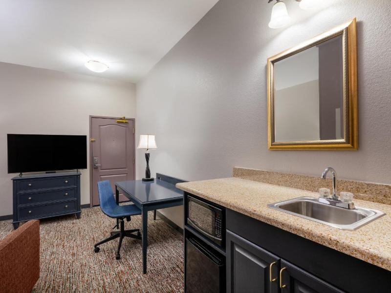 King Suite image 4