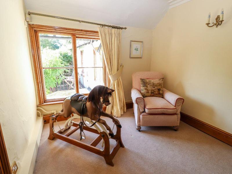 Mickle Trafford Manor - image 49