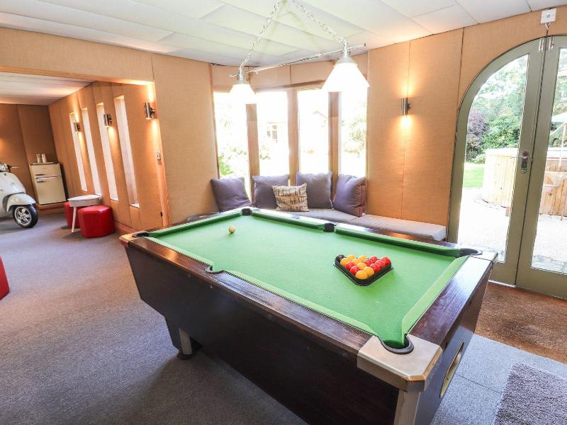 Mickle Trafford Manor - image 32