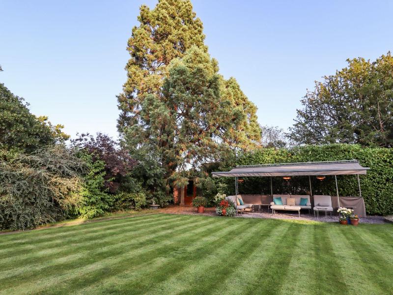 Mickle Trafford Manor - image 31
