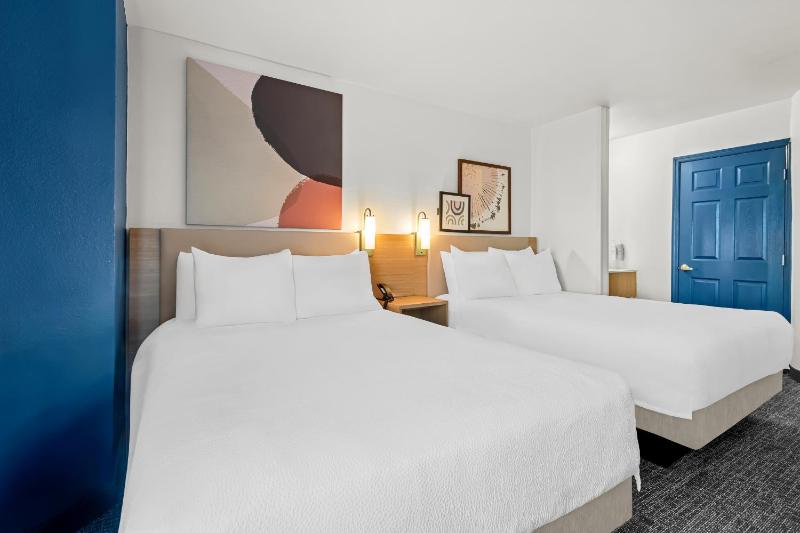 Double Room with Two Double Beds image 3
