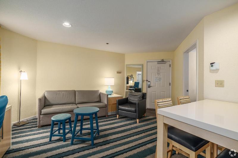 Two Bedroom Suite One King and One Queen image 1