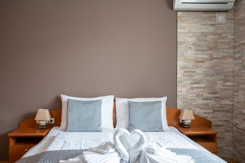 Double Room image 4