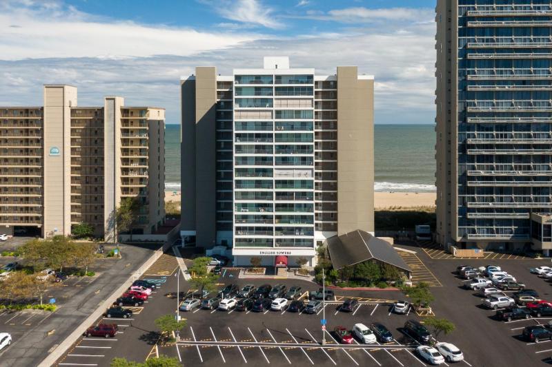 Family Friendly 2BR Amazing Unobstructed Ocean ViewHuge Balcony Pool - image 17