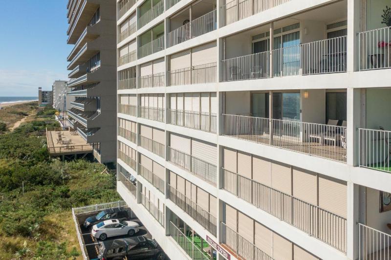 Family Friendly 2BR Amazing Unobstructed Ocean ViewHuge Balcony Pool - image 6