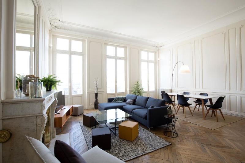 Deluxe Apartment image 1