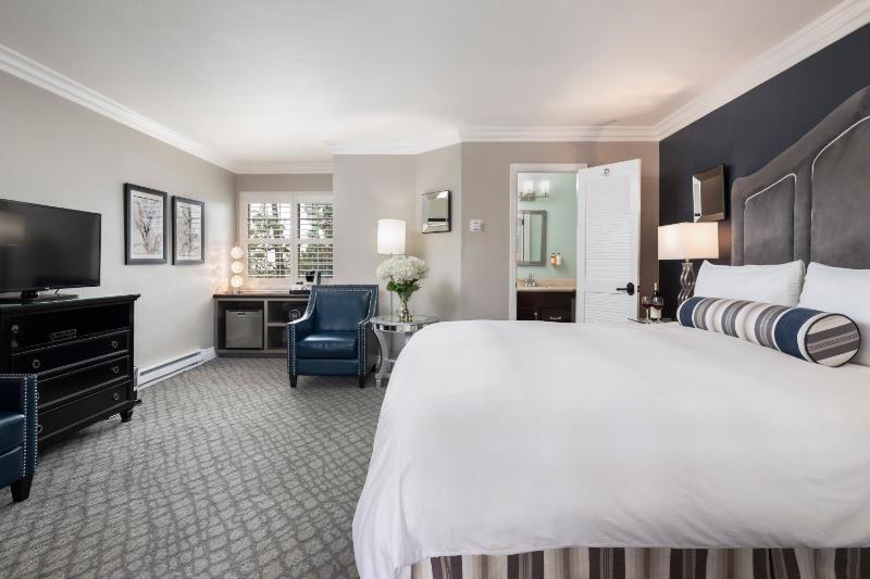 Standard King Room image 2