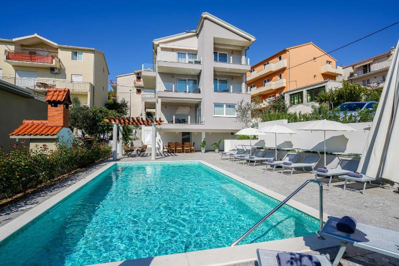 Villa Azalea apartments A3 - image 1