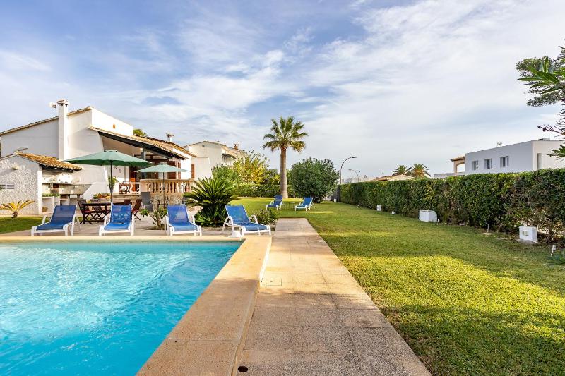 Three-Bedroom Villa image 4