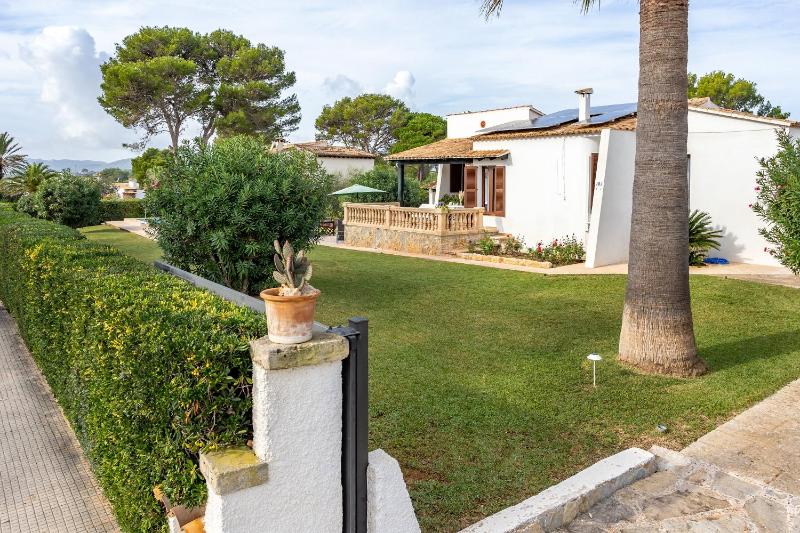 Three-Bedroom Villa image 3