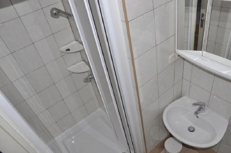 One-Bedroom Apartment image 3