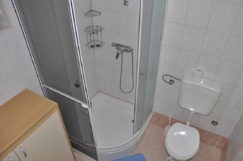 One-Bedroom Apartment image 2