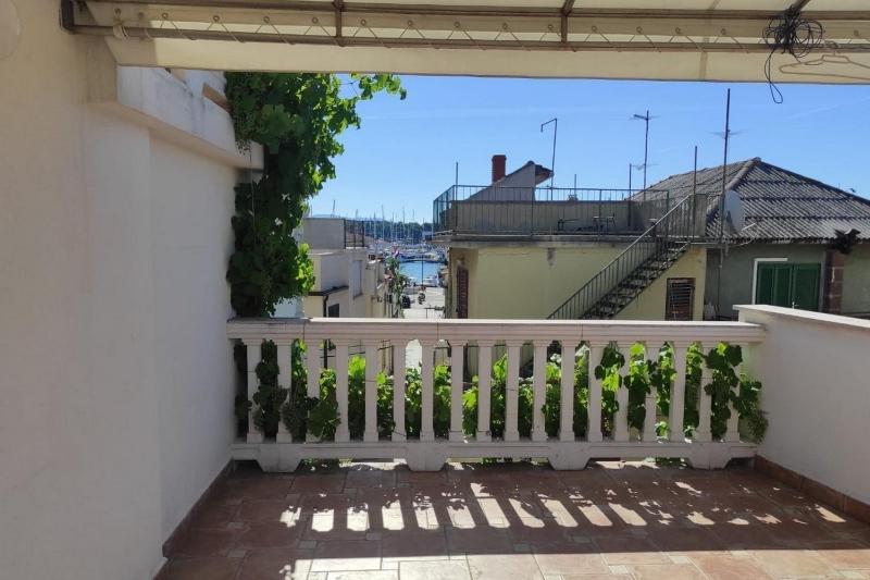 Apartments by the sea Vodice - 23858 - image 7