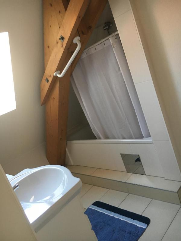 Dachgeschosswohnung mit 2 Schlafzimmern - image 3