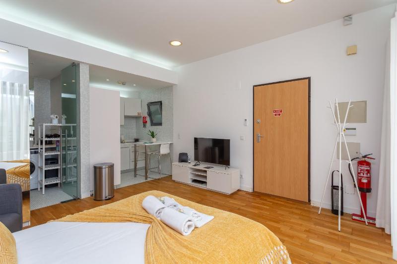 BeGuest Benfica Modern Flat - image 16