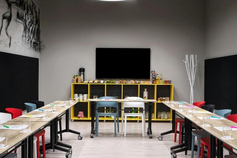 Moxy Athens City - image 9