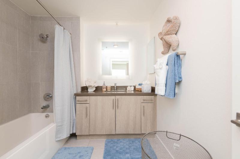 Hollywood Apartment Near Walk of Fame - image 15