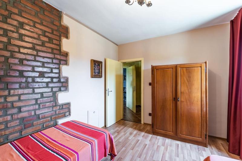 Apartment image 3