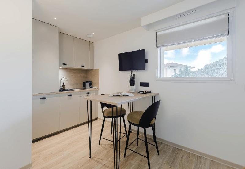 Appart Hotel Neostelia - image 11