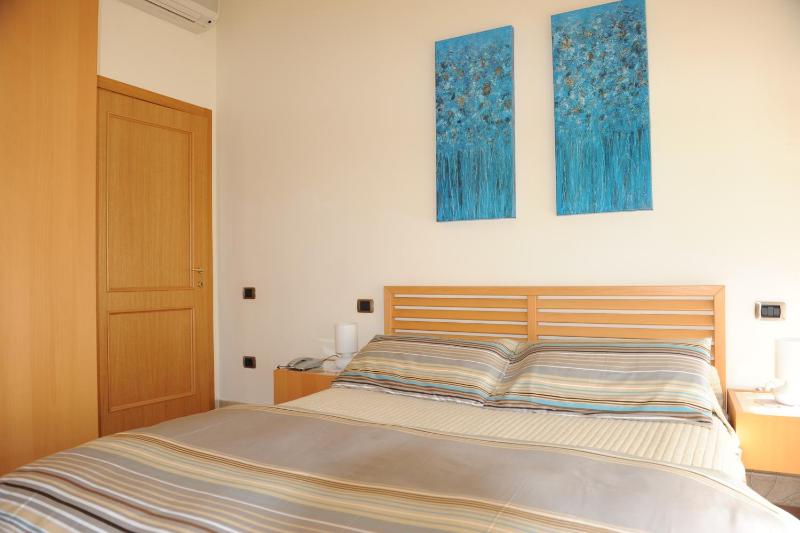 One-Bedroom Apartment image 4