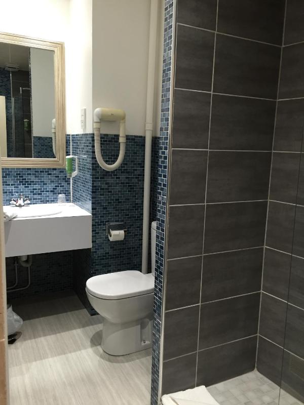 Standard Double Room image 4