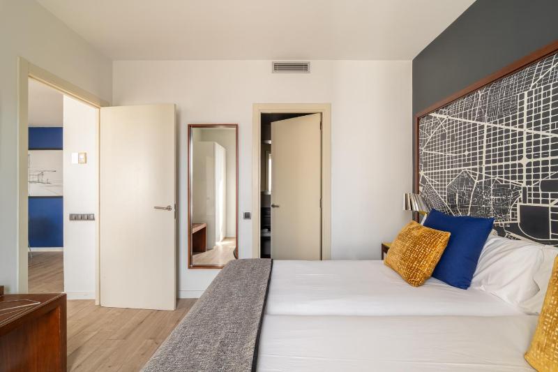 One-Bedroom Apartment image 4