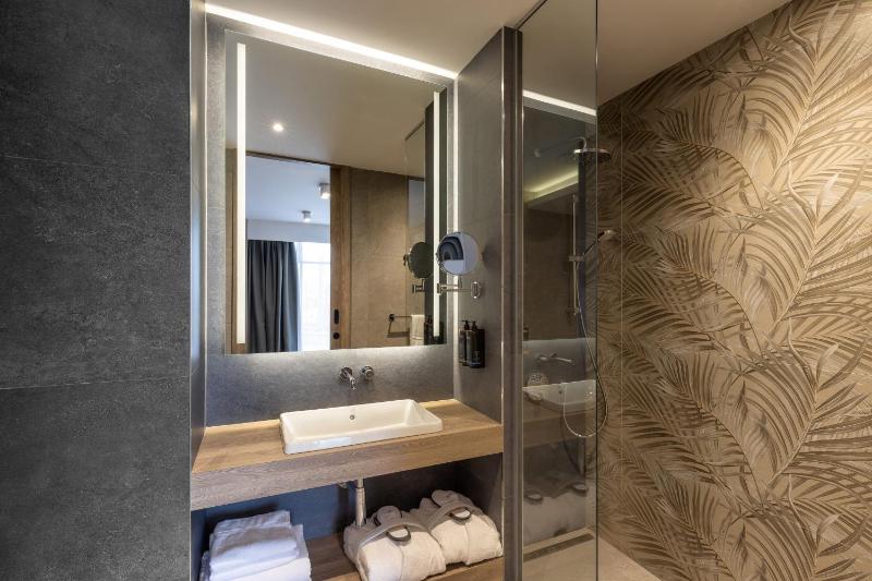 Privilege King Room image 4