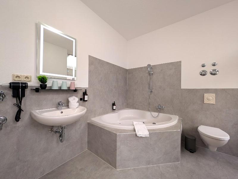 BohnApartments Stauffenberg City - Parkplatz - 2 Badezimmer - 3 Schlafzimmer - WLAN - image 31
