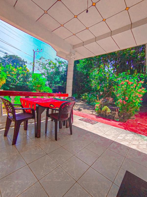 White House Mirissa - image 6