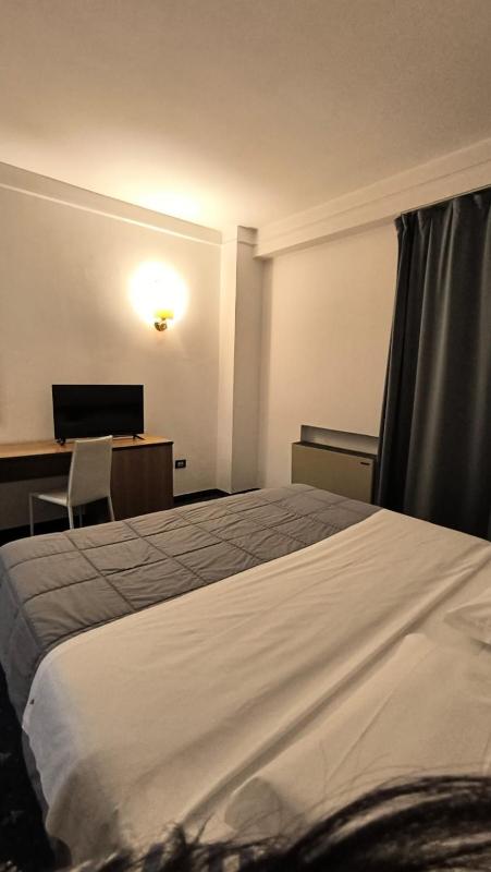 Double or Twin Room image 2