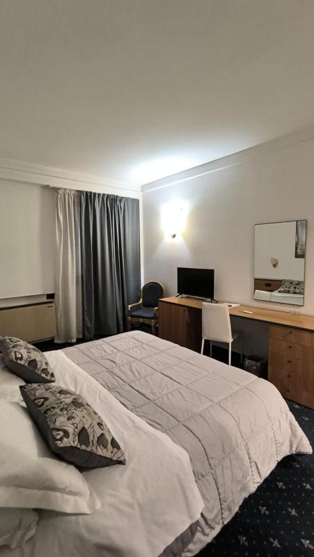 Single Room image 4