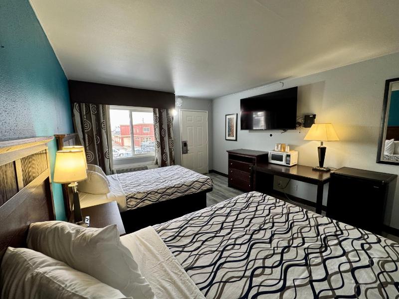 Premium Double Room with Two Double Beds image 3