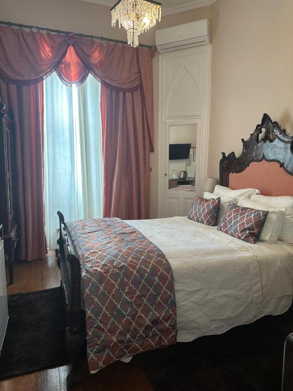 Double Room image 3