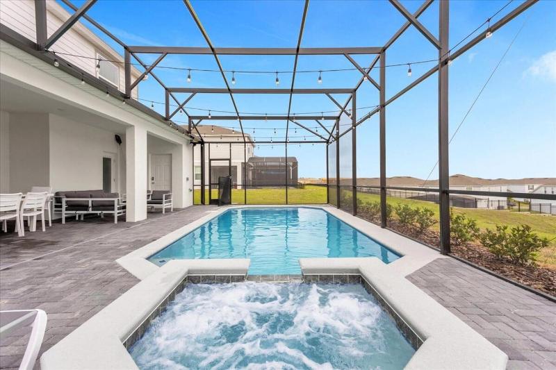 Brand New 10BR Villa Summer Kitchen with Firework View - image 4