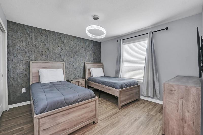 Brand New 10beds Villa at Windsor Island with Pool Spa - image 17