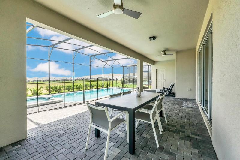 Brand New 10beds Villa at Windsor Island with Pool Spa - image 16
