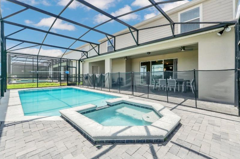 Brand New 10beds Villa at Windsor Island with Pool Spa - image 14